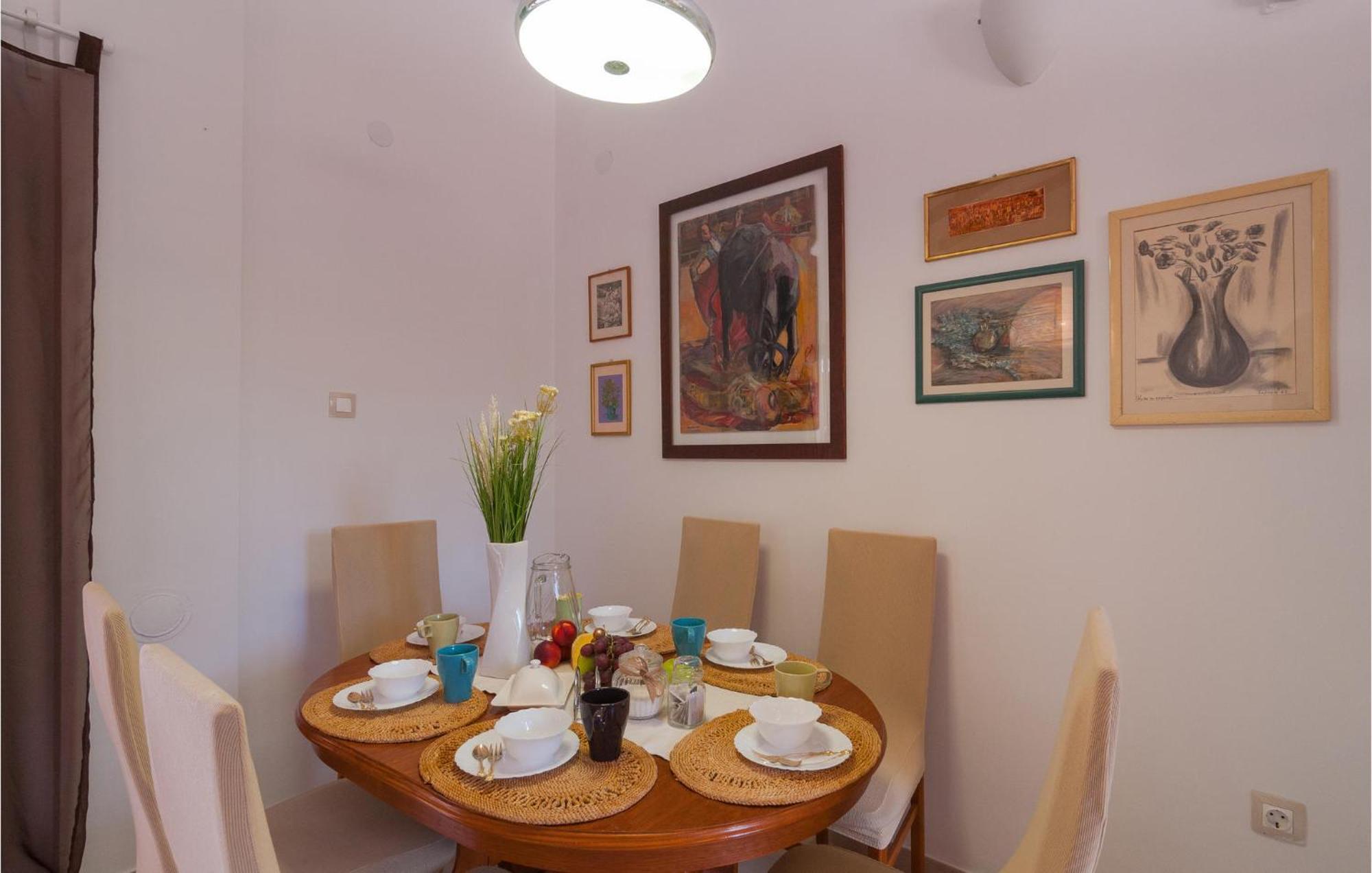 Cozy Home In Mudri Dolac With Kitchen Basina Kültér fotó