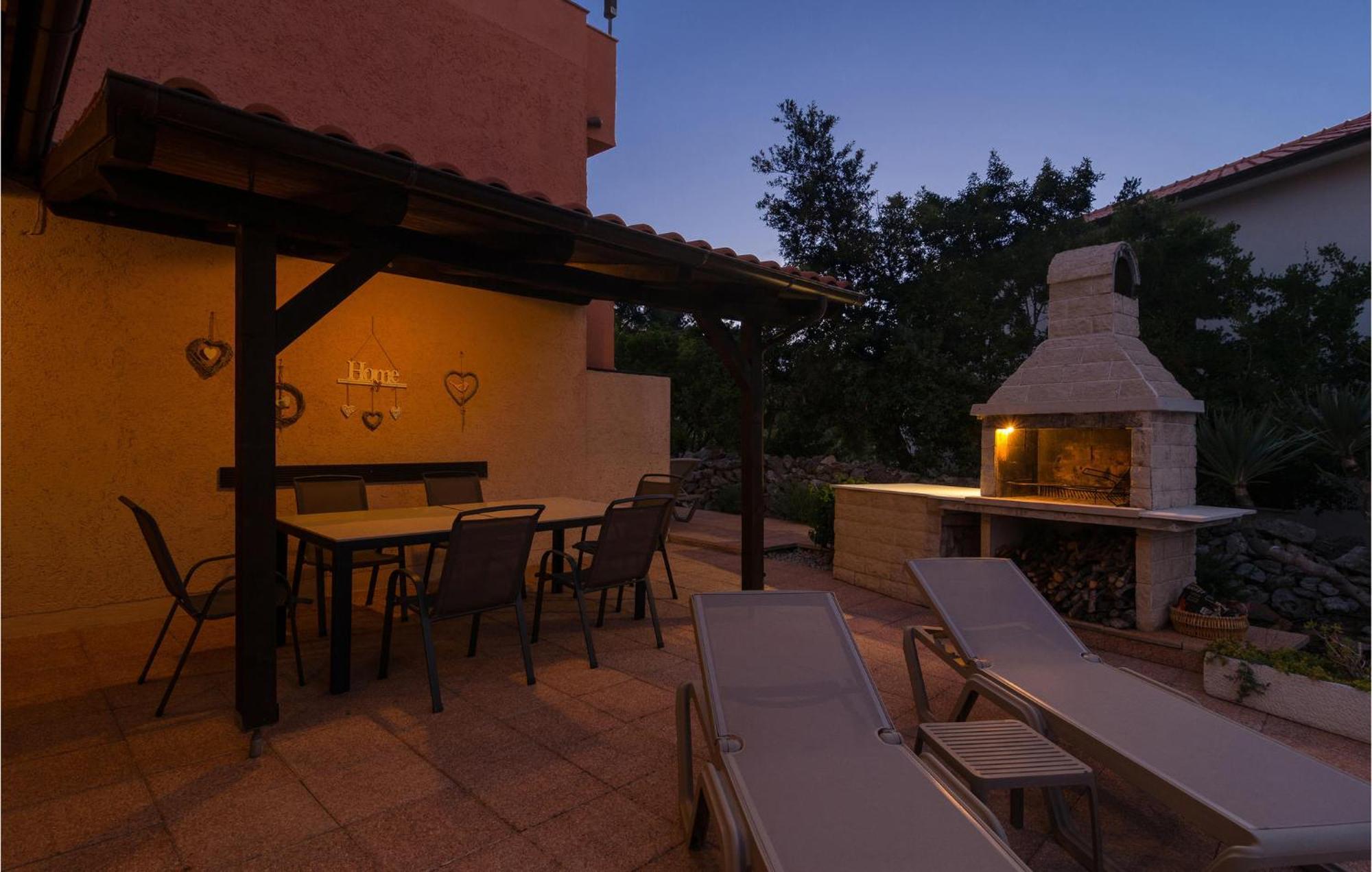 Cozy Home In Mudri Dolac With Kitchen Basina Kültér fotó