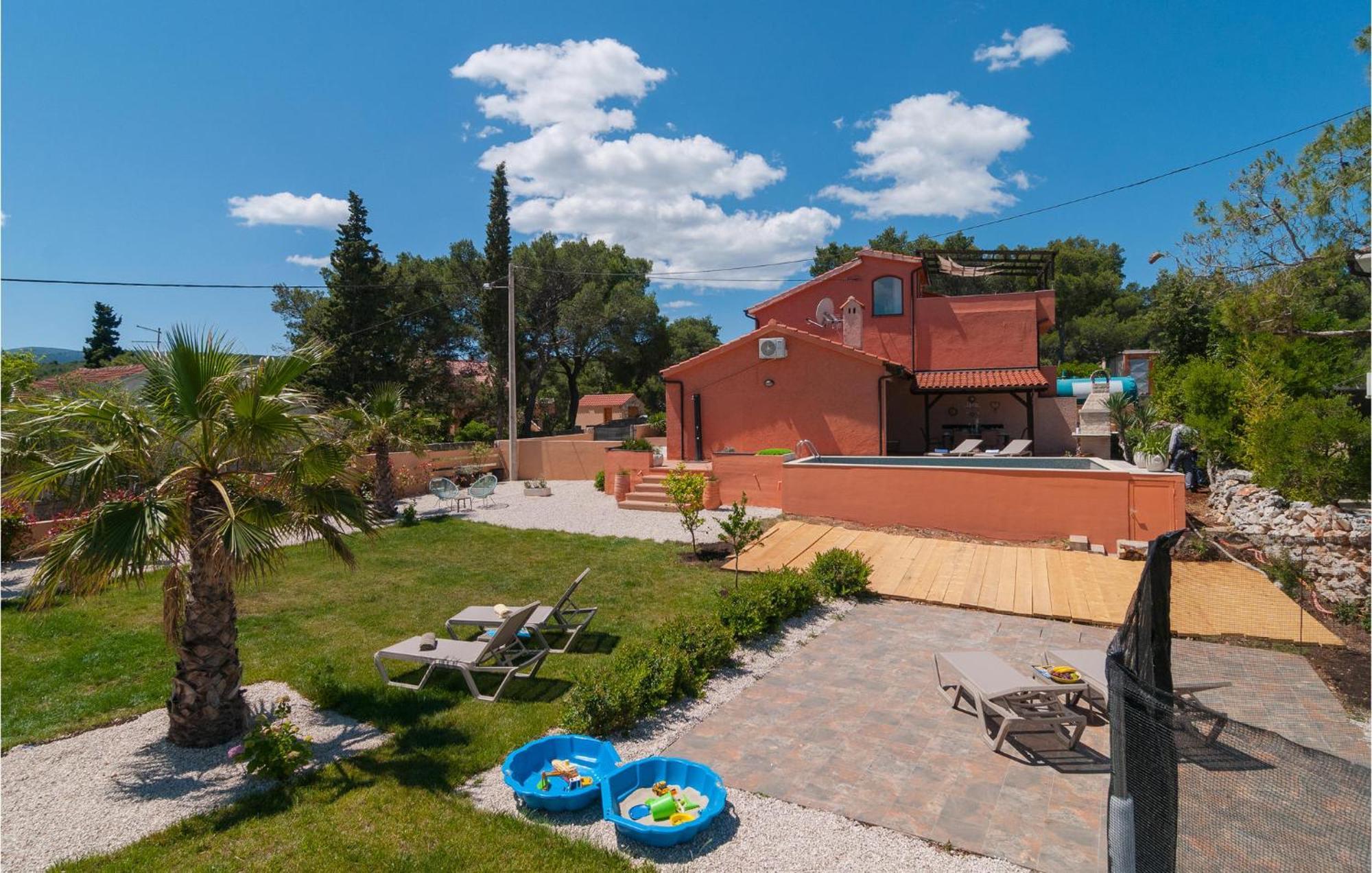 Cozy Home In Mudri Dolac With Kitchen Basina Kültér fotó